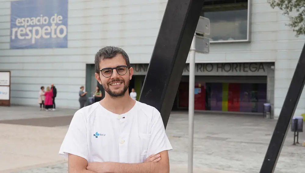 Alberto Ruiz, médico fidelizado del Servicio de Cirugía Plástica del Hospital Río Hortega