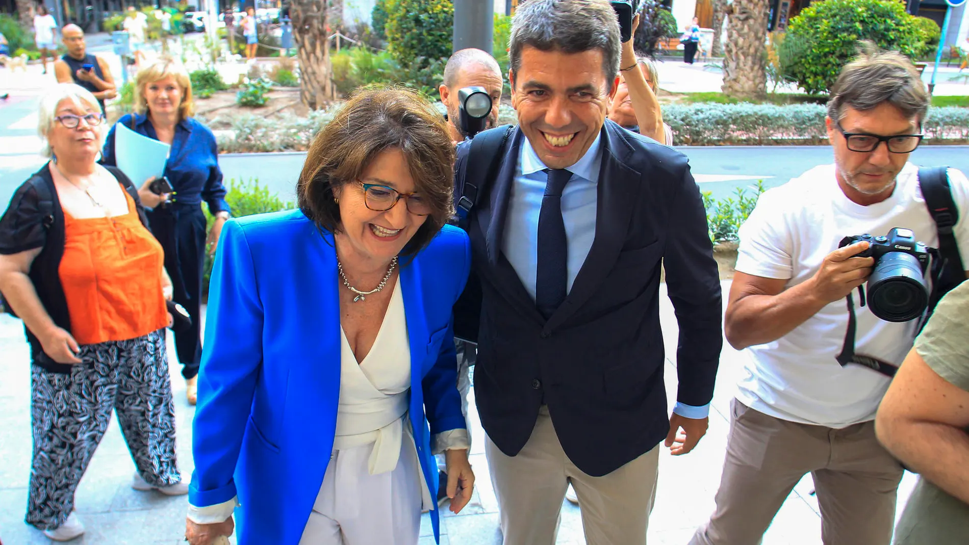 La rectora de la UA, Amparo Navarro, y el jefe del Consell, Carlos Mazón, el lunes pasado en Alicante
