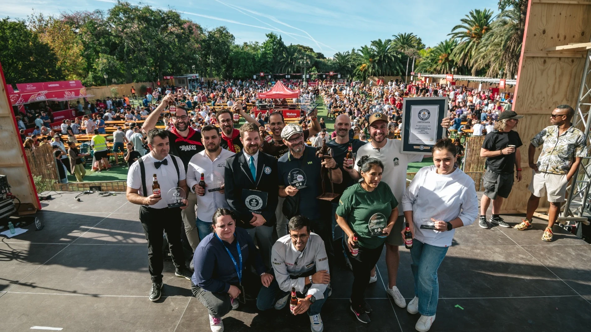 Valencia bate el Récord Guinness con el almuerzo colectivo más multitudinario del mundo