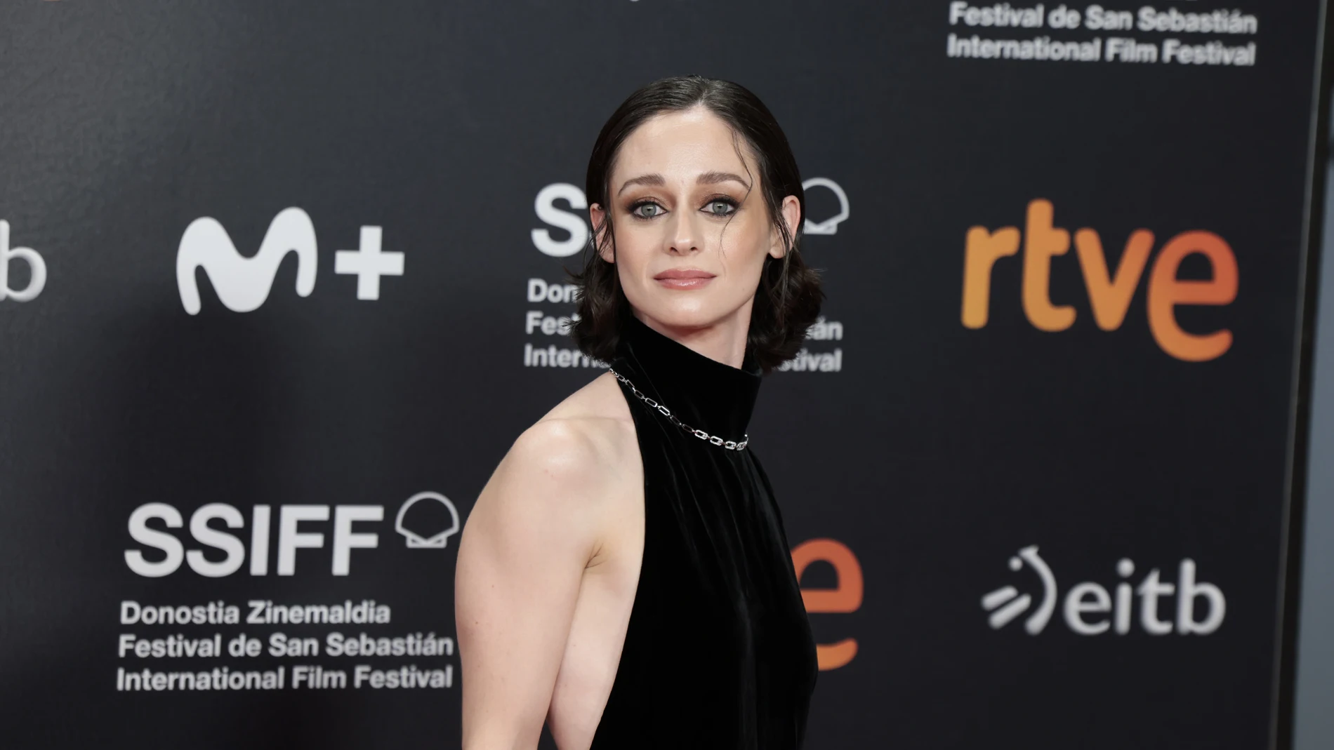 Elena Rivera una de las mejores vestidas en la gala de clausura del Festival de San Sebastián.