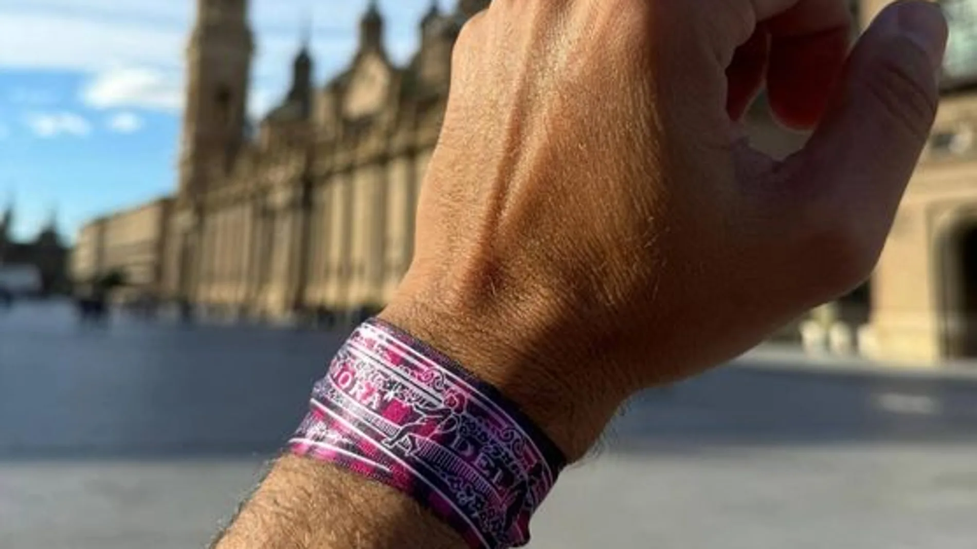 Edición limitada de las Cintas de la Virgen del Pilar con diseño de cachirulo