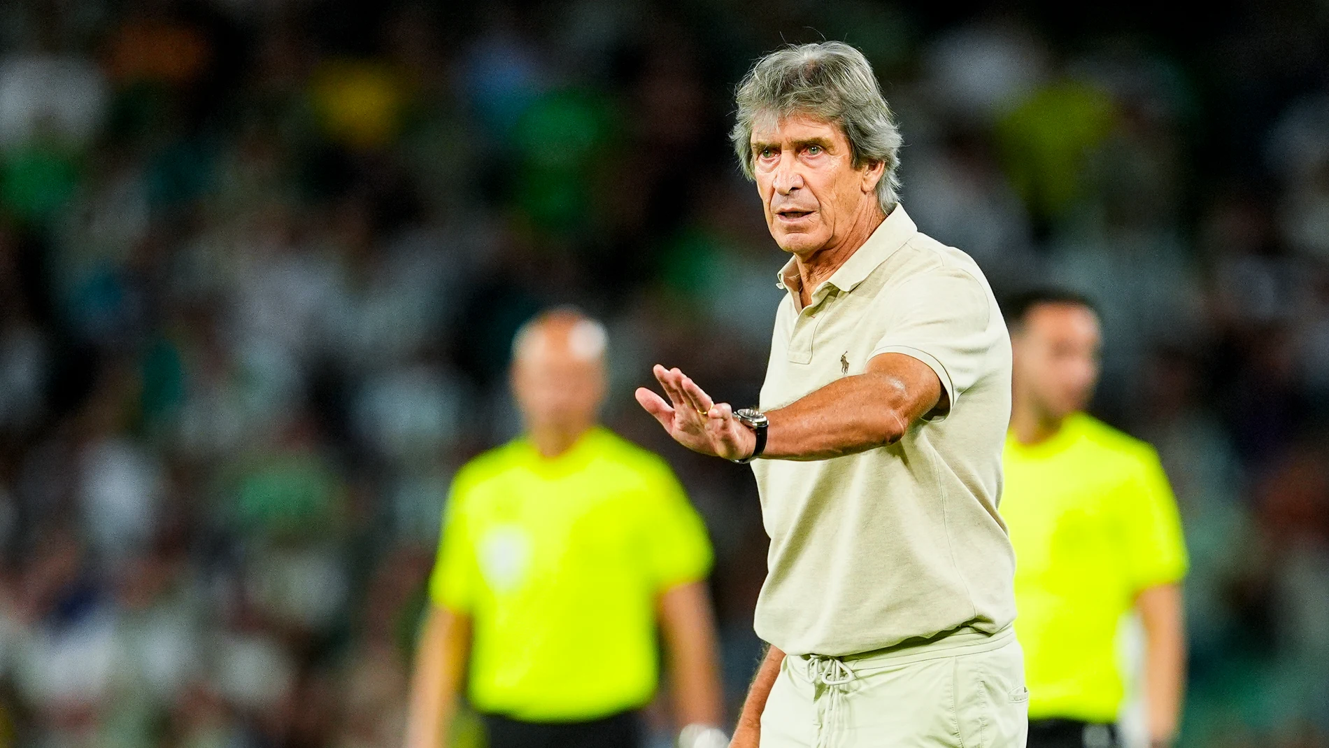 Manuel Pellegrini, head coach of Real Betis, gestures during the Spanish league, LaLiga EA Sports, football match played between Real Betis and RCD Espanyol de Barcelona at Benito Villamarin stadium on September 29, 2024, in Sevilla, Spain. AFP7 29/09/2024 ONLY FOR USE IN SPAIN