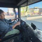 ASETRA selecciona transportistas en Perú. Un camionero por las calles de Lima