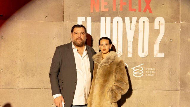 Hovik Keuchkerian y Milena Smit, protagonistas de 'El Hoyo 2'