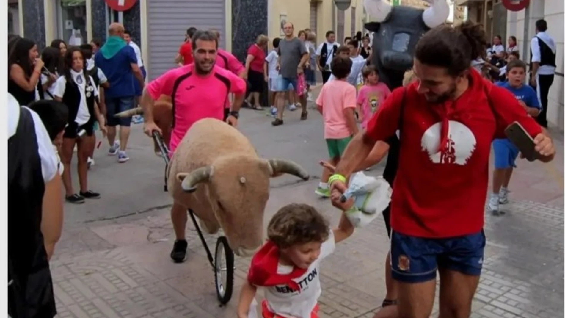 El encierro infantil simulado se ha celebrado esta mañana