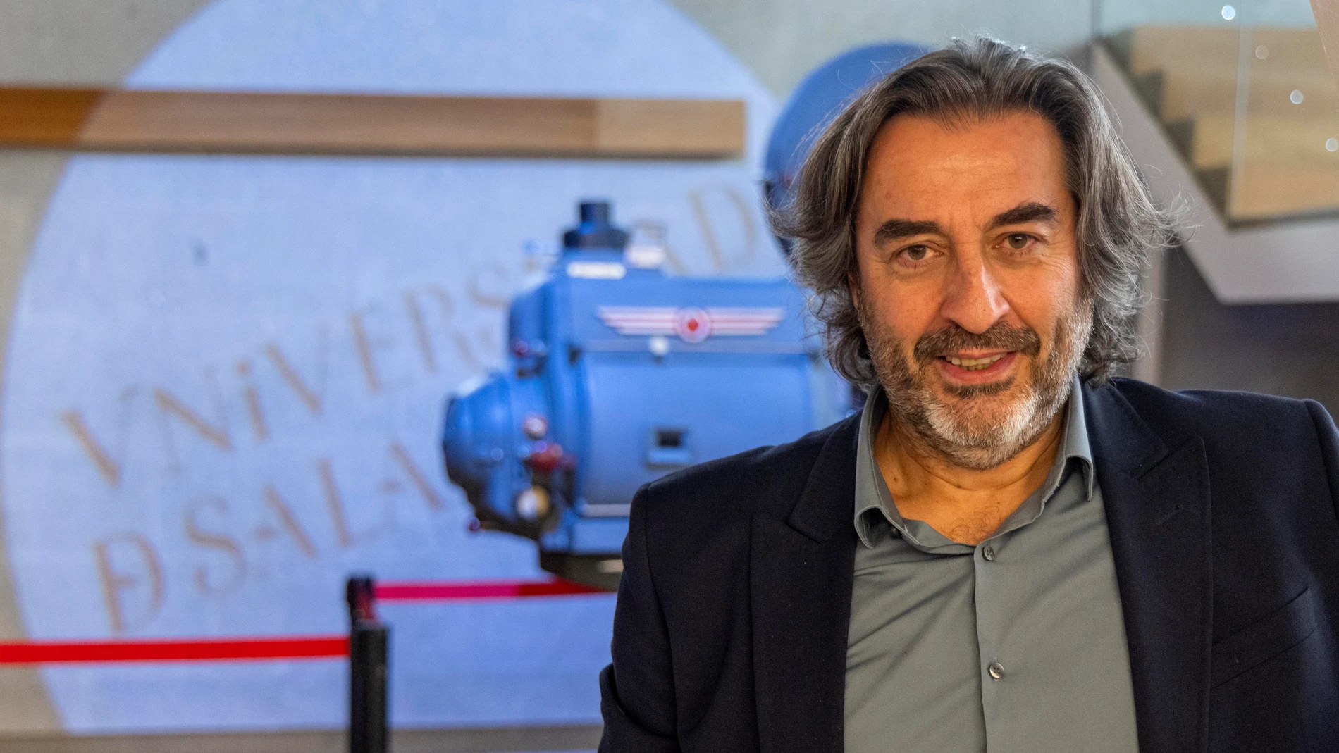 Javier Panera, director del servicio de actividades culturales de la USAL apuesta este cuatrimestre por una programación cultural de contrapuntos, reflexionando en torno a la historia, al presente y al futuro