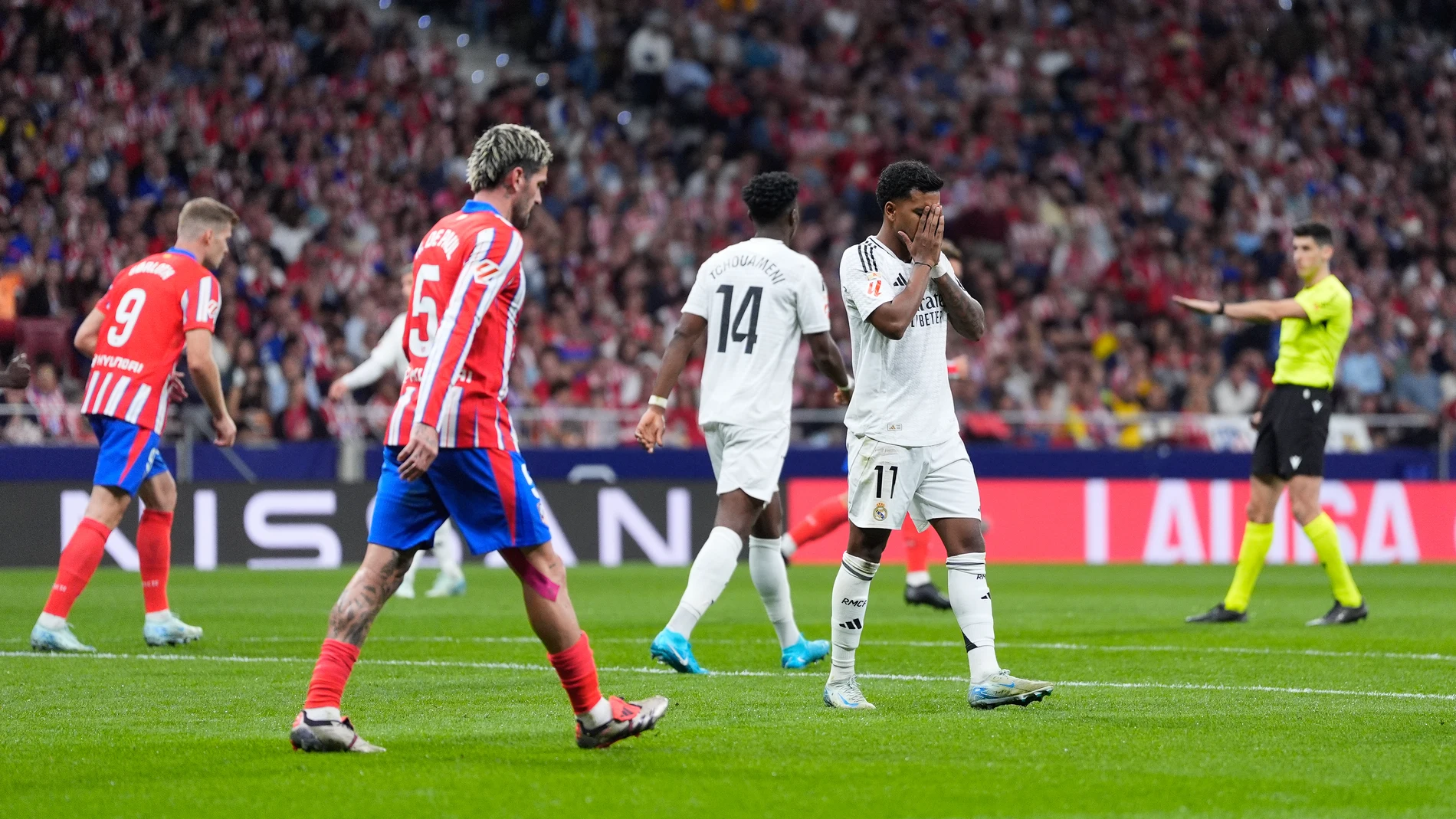 Rodrygo Goes of Real Madrid laments during the Spanish League, LaLiga EA Sports, football match played between Atletico de Madrid and Real Madrid at Civitas Metropolitano stadium on September 29, 2024, in Madrid, Spain. AFP7 29/09/2024 ONLY FOR USE IN SPAIN