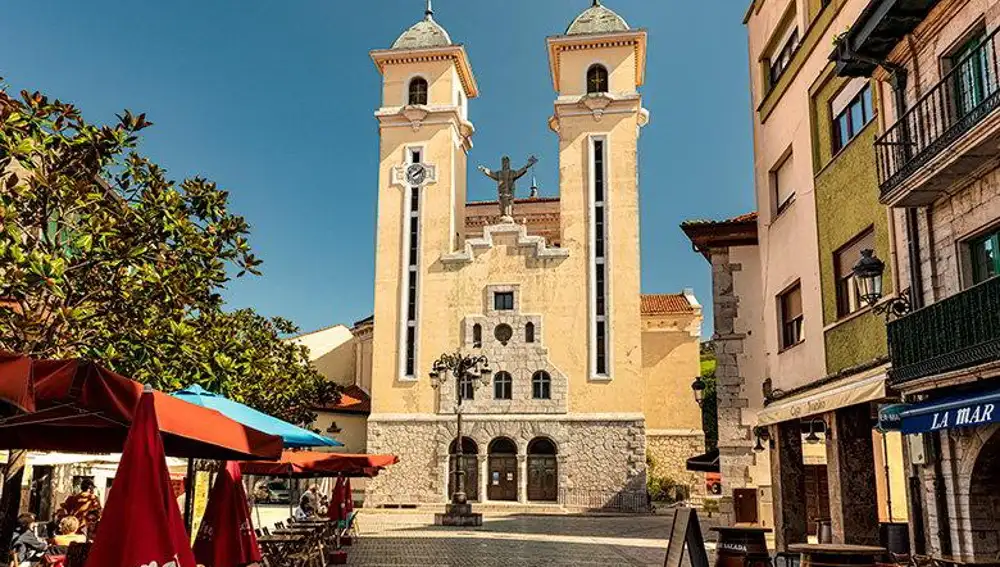 Plaza de la Iglesia en Ribadesella