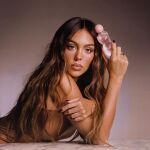 Georgina Rodríguez con su nuevo perfume.