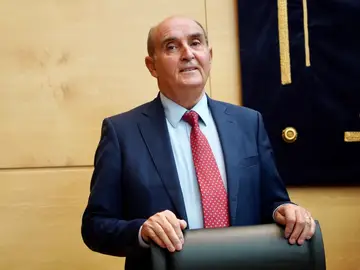 Tomás Quintana, Procurador del Común y comisionado de Transparencia, antes de comparecer en las Cortes Tomás Quintana, Procurador del Común y comisionado de Transparencia, antes de comparecer en las Cortes