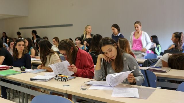 Estudiantes universitarios