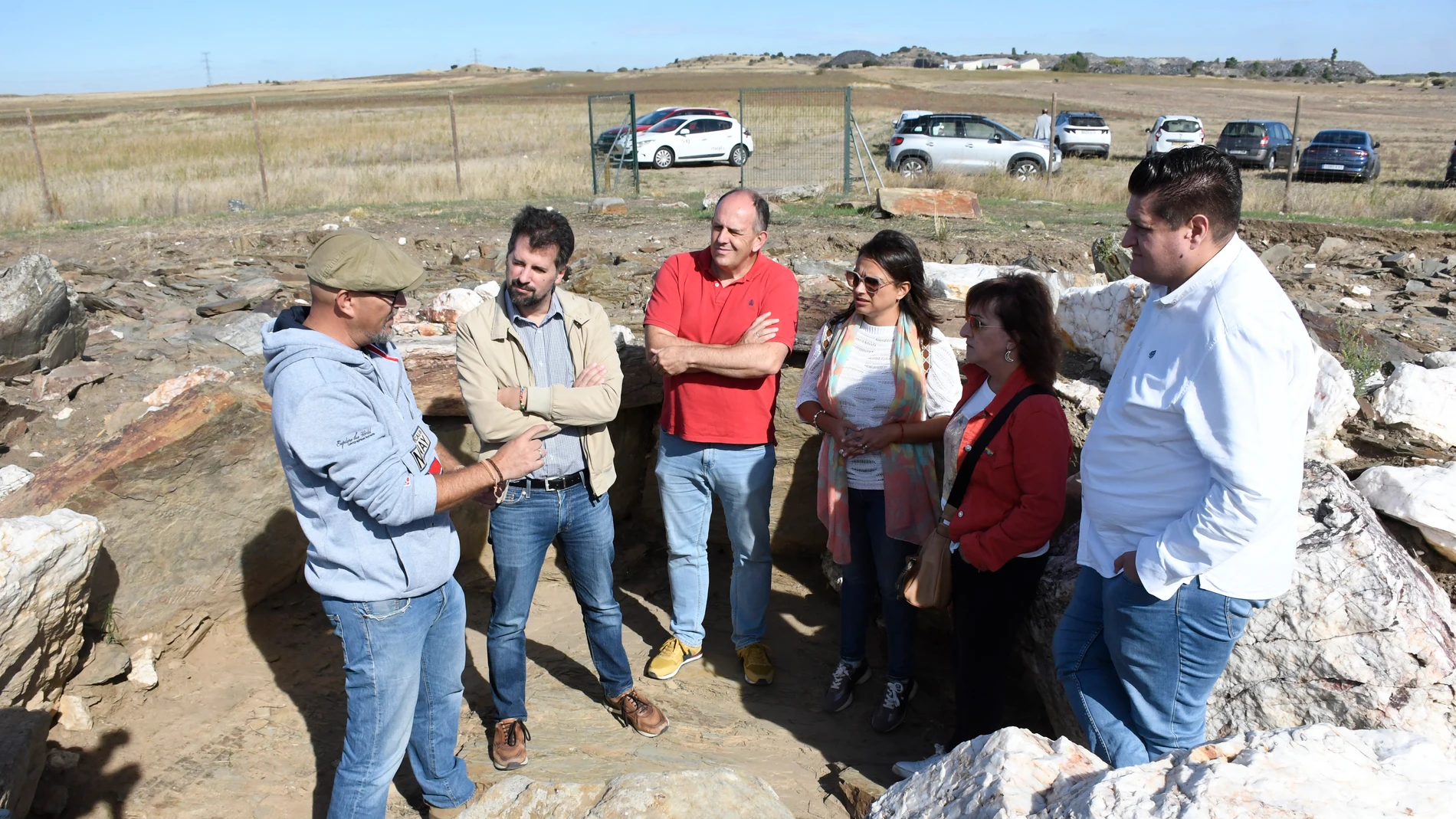 Tudanca durante su visita a los yacimientos arqueológicos de Bernardos y Armuña, en Segovia