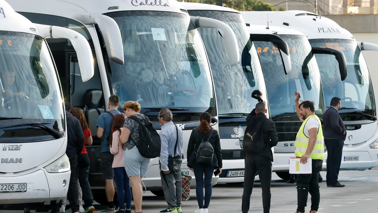 Tarragona recurre a detectives privados para controlar bajas laborales en la empresa de transportes