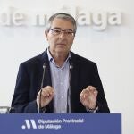 El presidente de la Diputación de Málaga, Francisco Salado, en una imagen de archivo en la sede de la Diputación Provincial de Málaga