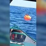 Huelva.- Sucesos.- Rescatadas dos personas que llevaban tres días a la deriva en alta mar tras naufragar