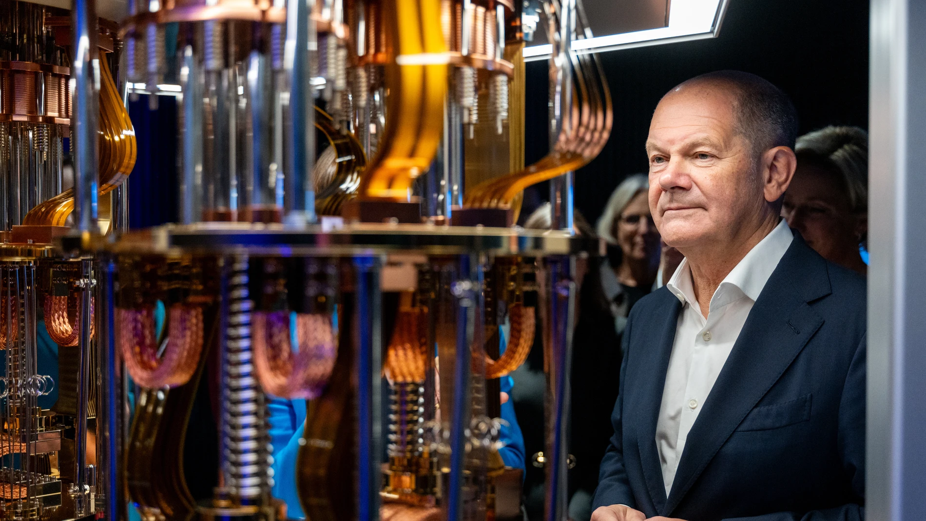 Olaf Scholz at IBM Quantum Data Center
