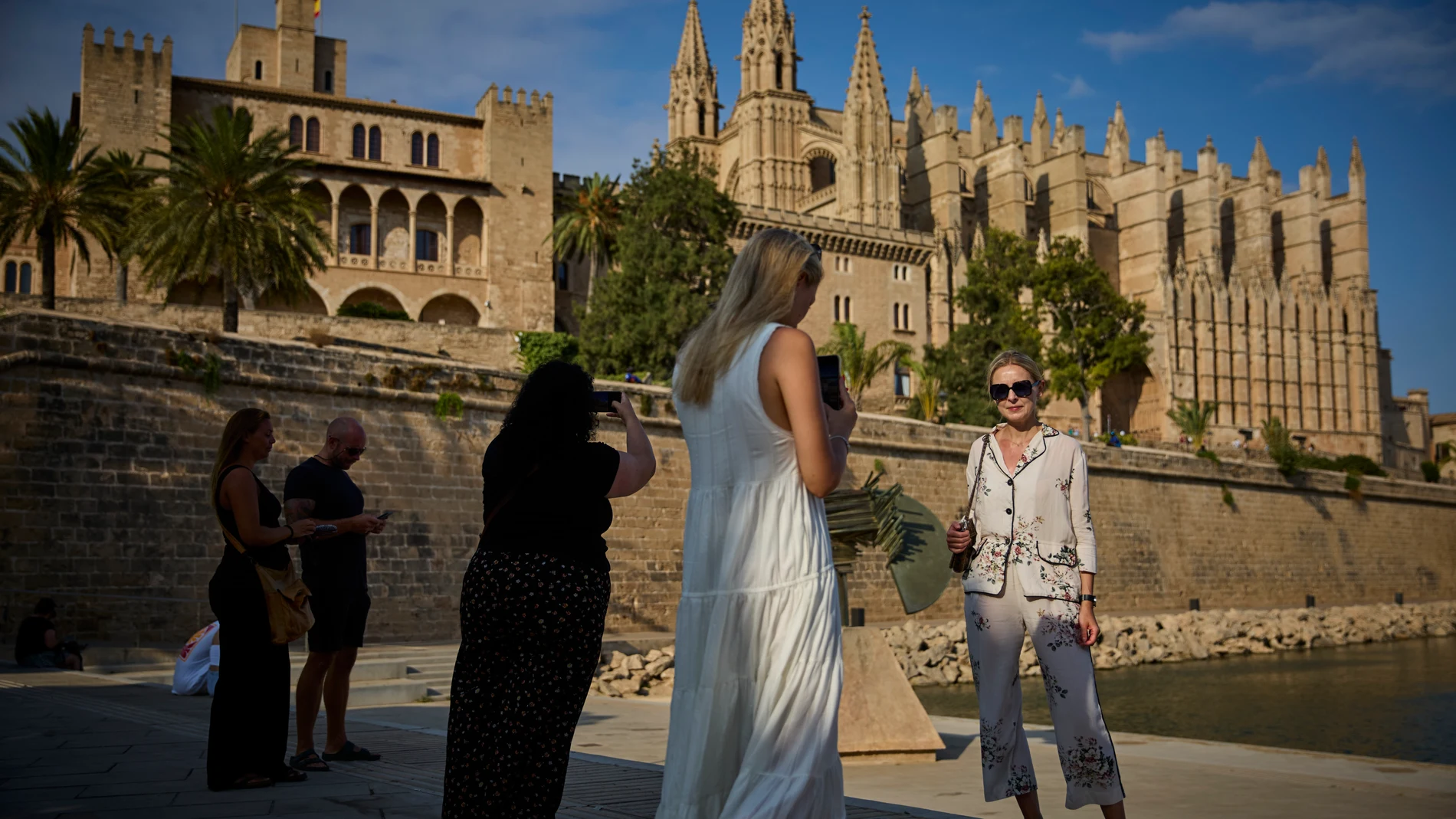 Turistas por las calles del centro de Palma de Mallorca.