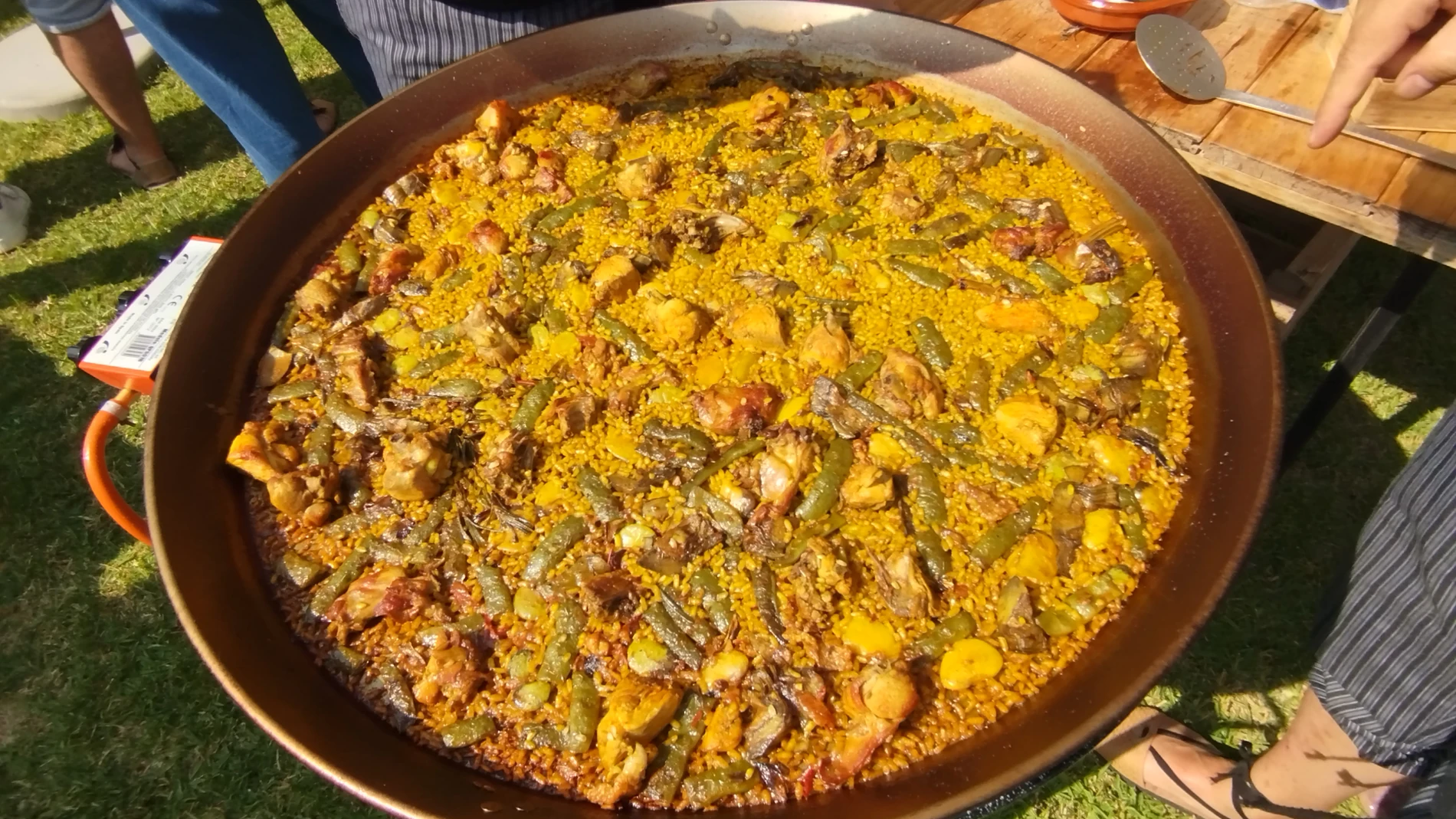 No podemos marchar de estas tierras sin probar su tradicional paella