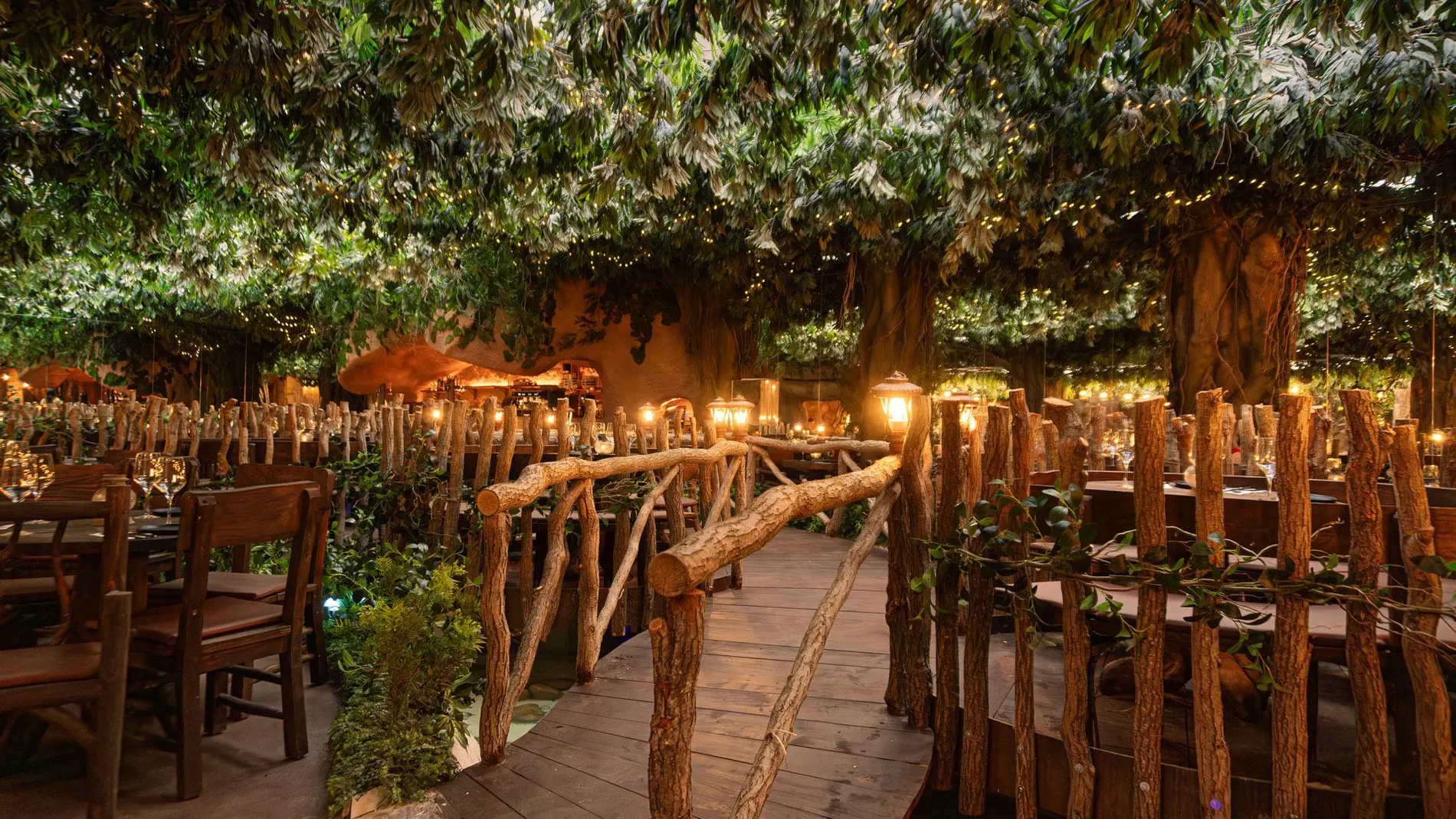 El restaurante de Zaragoza que te transportará a la cabaña del Hobbit en un bosque mágico