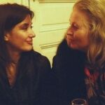 Andrea Bonelli (izda.) y Hanna Schygulla, en un encuentro entre ambas artistas