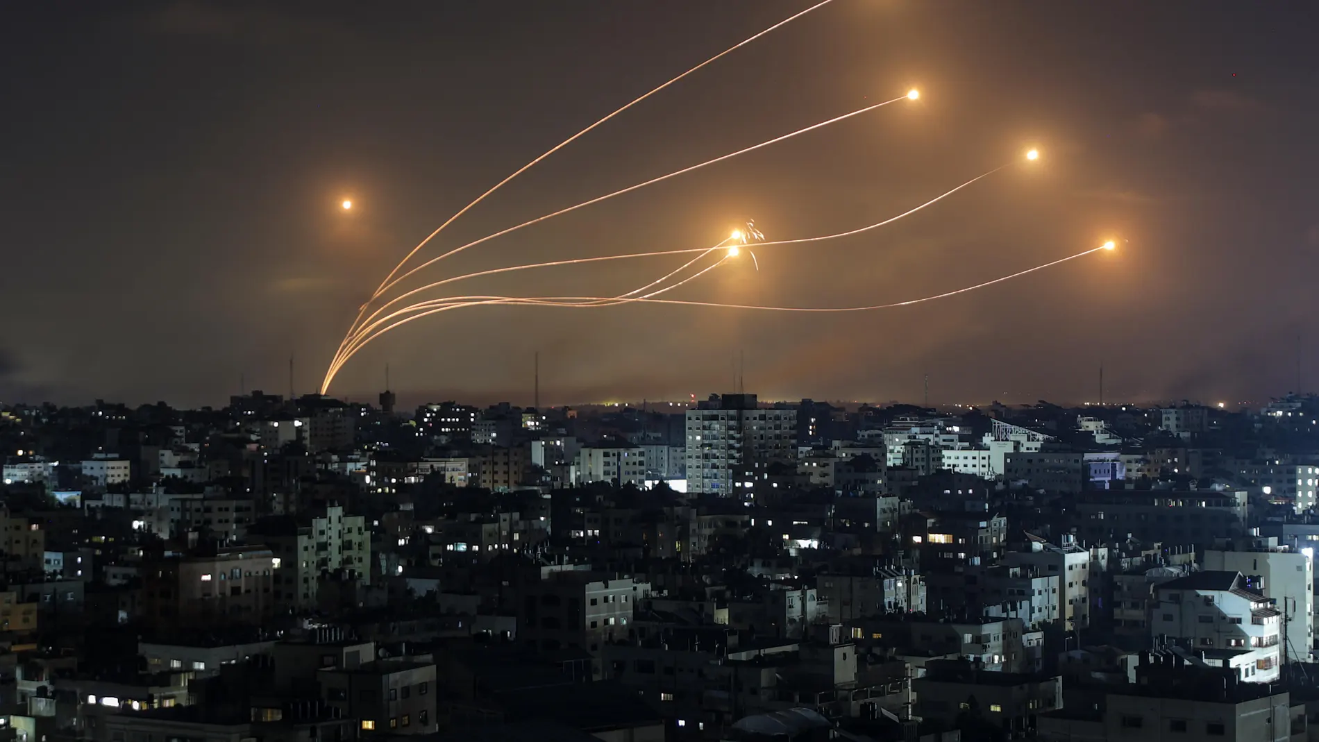 Gaza Strip (-), 11/10/2023.- (FILE) - Israel's Iron Dome air defense system intercepts missiles launched from the Gaza Strip, 11 October 2023 (reissued 02 October 2024). Upcoming 07 October 2024, marks one year since the Palestinian militant group Hamas launched a surprise attack on Israel, killing 1,200, and one year since Israel began its war on Gaza, killing more than 41,000 and destroying the Palestinian enclave. On 07 October 2023, armed Palestinian groups led by Hamas launched a deadly ...