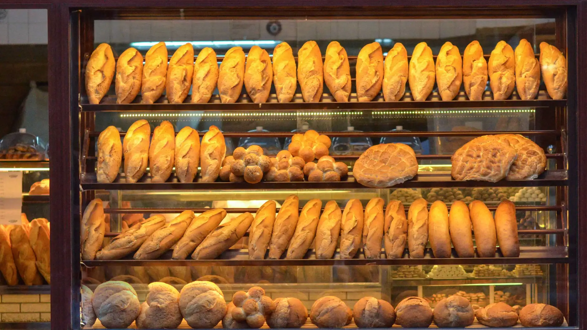 El independentismo radical señala y denuncia a una panadería por utilizar el castellano