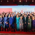 Foto de familia del encuentro, celebrado en el Teatro Real de Madrid