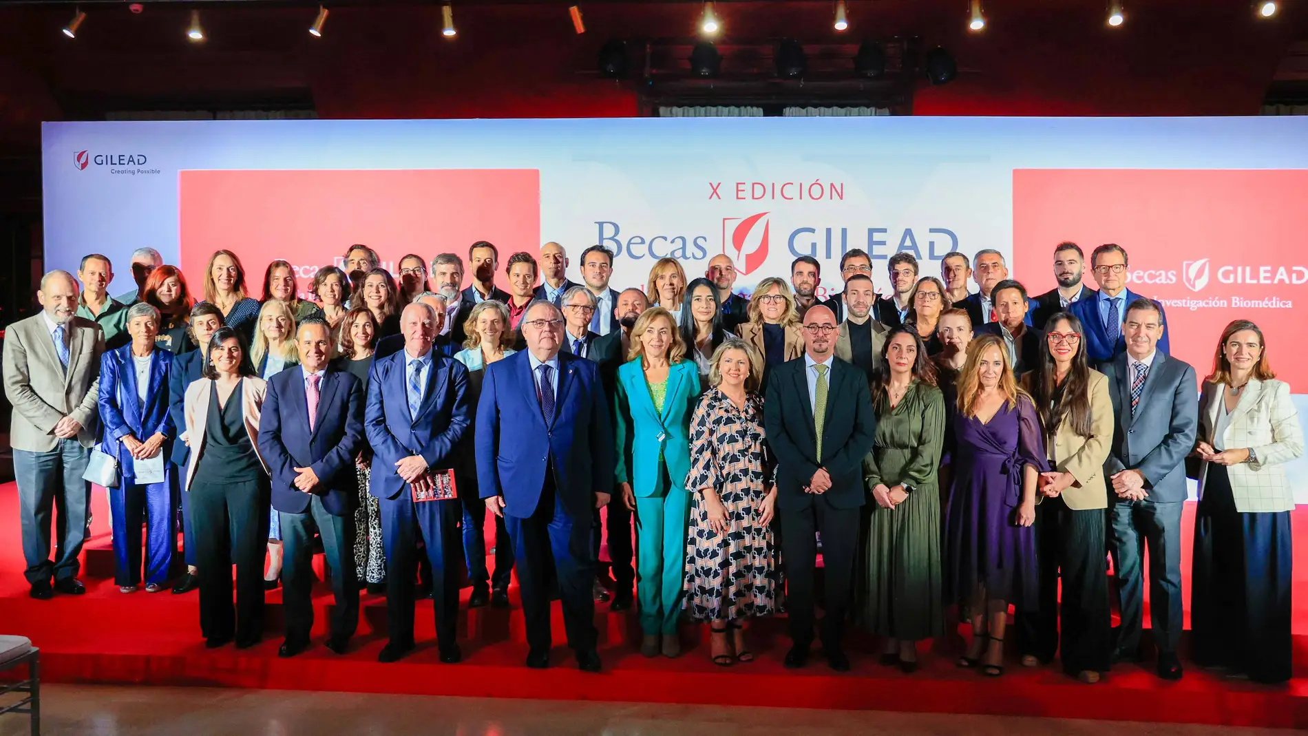 Foto de familia del encuentro, celebrado en el Teatro Real de Madrid