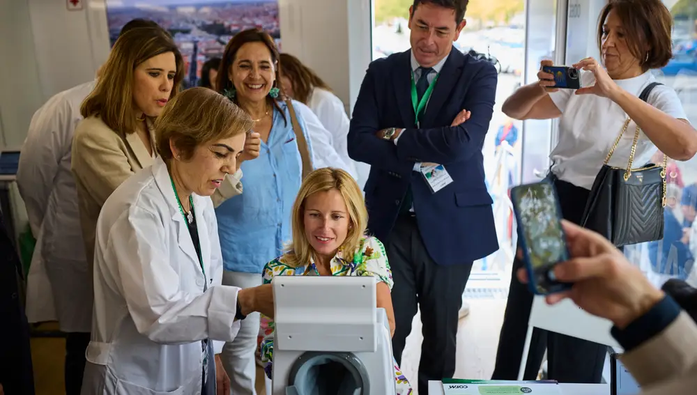 Rocío García, alcaldesa de Alcobendas, también chequeó su salud junto a Manuel Martínez del Peral
