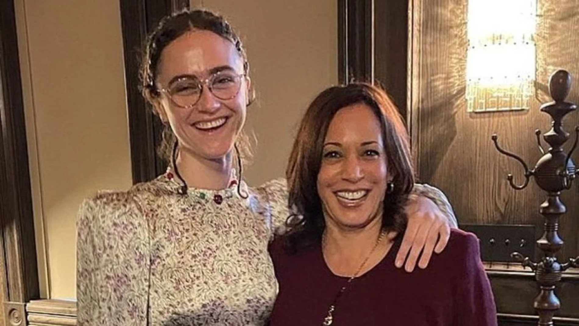 Ella Emhoff y Kamala Harris