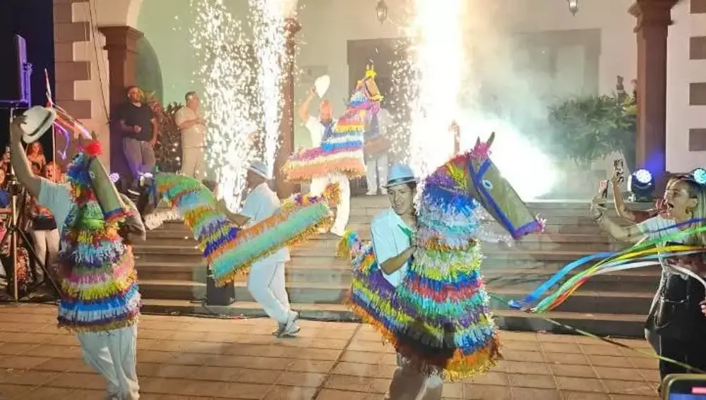Caballos Fufos de Tazacorte, con la primera mujer que baila