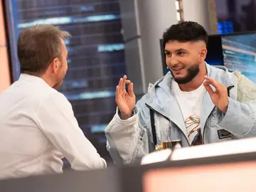 Omar Montes no tiene piedad en "El Hormiguero" con los conciertos del Bernabéu: "los apedrearía" Omar Montes no tiene piedad en "El Hormiguero" con los conciertos del Bernabéu: "los apedrearía"