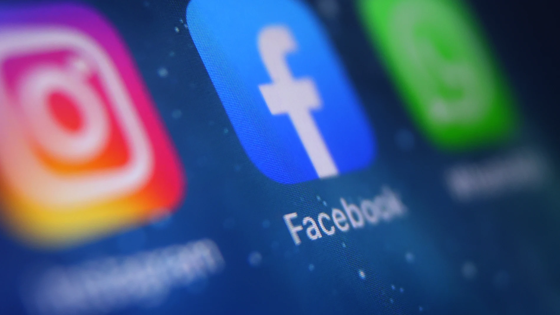 (Foto de ARCHIVO) FILED - 04 October 2021, Bavaria, Kempten: A general view of the icons of Instagram, Facebook and WhatsApp displayed on a screen of a smartphone. Photo: Karl-Josef Hildenbrand/Deutsche Presse-Agentur GmbH/dpa Karl-Josef Hildenbrand/Deutsche / DPA 04/10/2021 ONLY FOR USE IN SPAIN