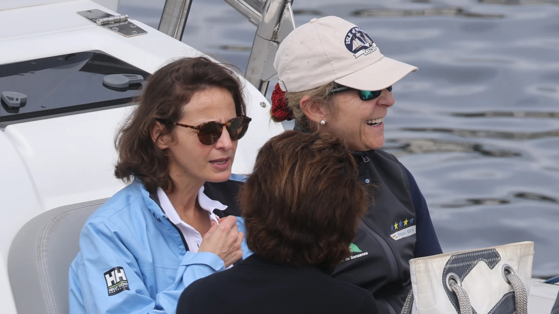Laurence Debray y la infanta Elena navegando en Sanxenxo