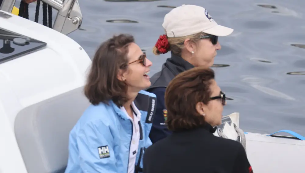 Laurence Debray y la infanta Elena disfrutando de las regatas en Sanxenxo