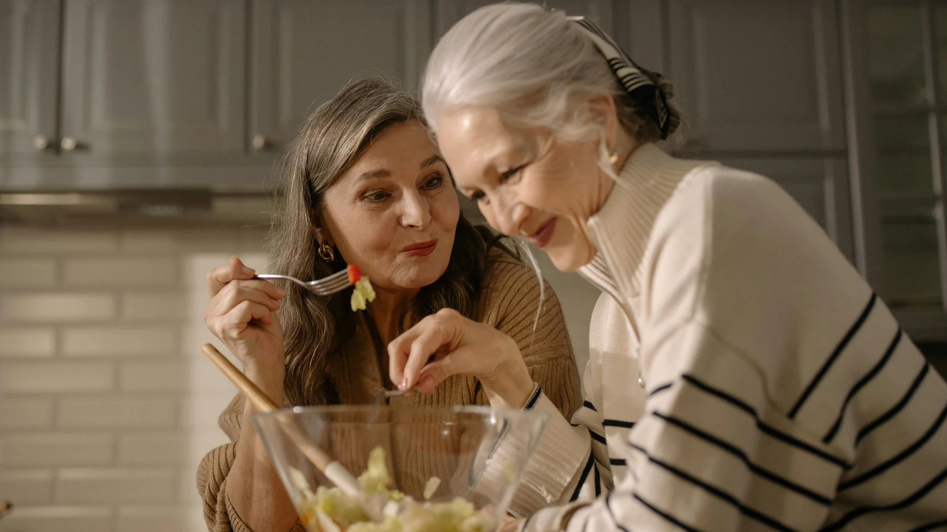 Una buena alimentación y ejercicio de fuerza serán la clave para evitar ganar peso durante la menopausia