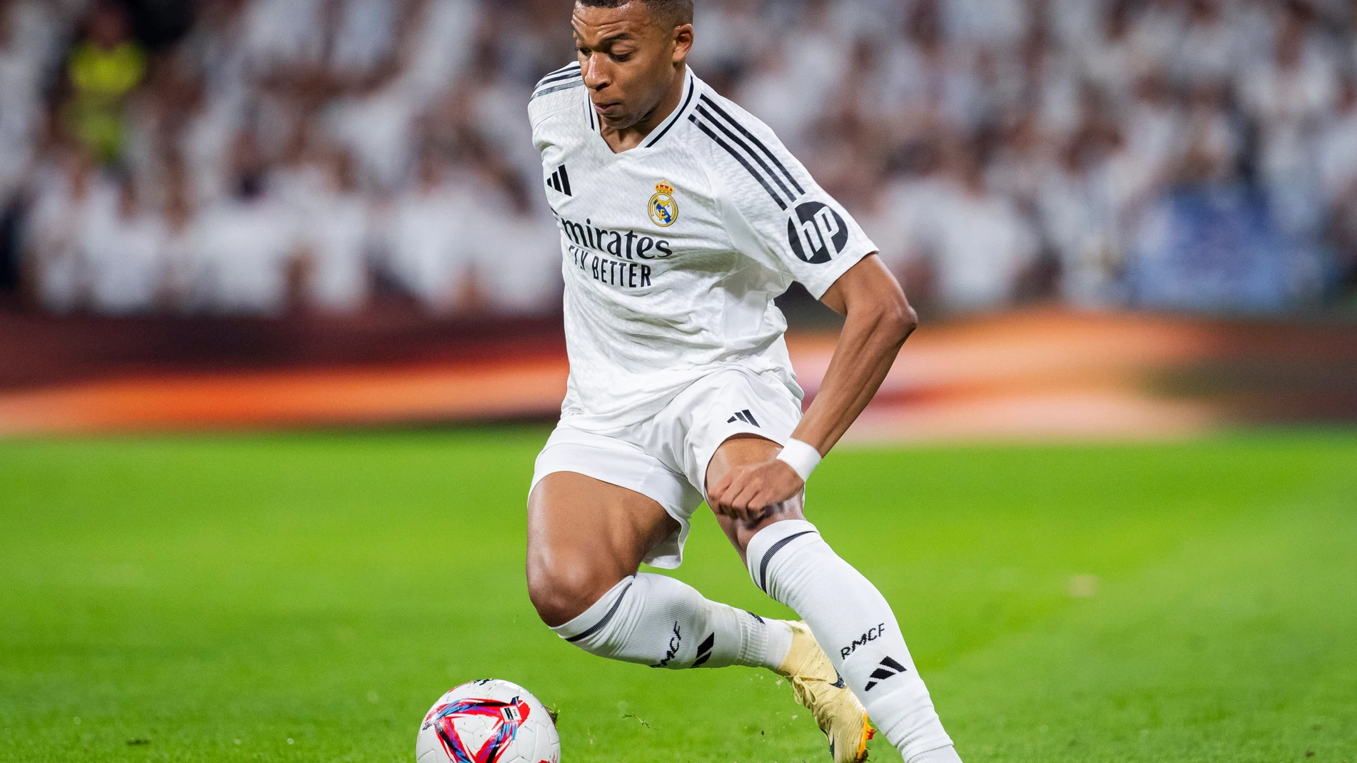 05 October 2024, Spain, Madrid: Real Madrid's Kylian Mbappe in action Real Madrid CF at Estadio Santiago Bernabeu. Photo: Alberto Gardin/ZUMA Press Wire/dpaAlberto Gardin/ZUMA Press Wire/d / DPA05/10/2024 ONLY FOR USE IN SPAIN