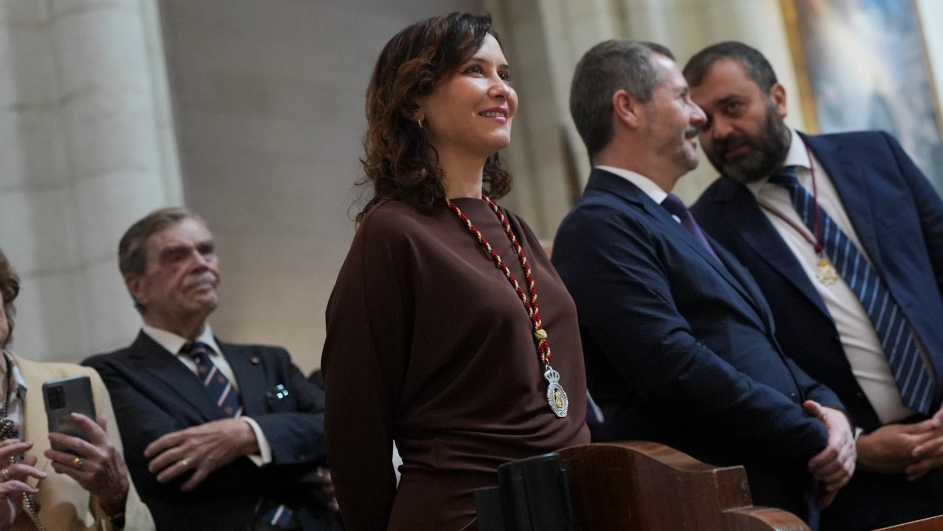 MADRID , 05/10/2024.- La presidenta de la Comunidad de Madrid, Isabel Díaz Ayuso, asiste este sábado a la eucaristía conmemorativa del 300 aniversario de la Fundación de la Real e Ilustre Congregación de Nª Sra. de la Soledad y el Desamparo de Madrid, que se ha celebrado en la Catedral de Santa María la Real de la Almudena. EFE/Comunidad de Madrid SOLO USO EDITORIAL/SOLO DISPONIBLE PARA ILUSTRAR LA NOTICIA QUE ACOMPAÑA (CRÉDITO OBLIGATORIO)