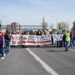 MADRID.-Asociaciones vecinales de Campamento y Aluche se manifiestan hoy "por el soterramiento de los 700 metros de A-5"