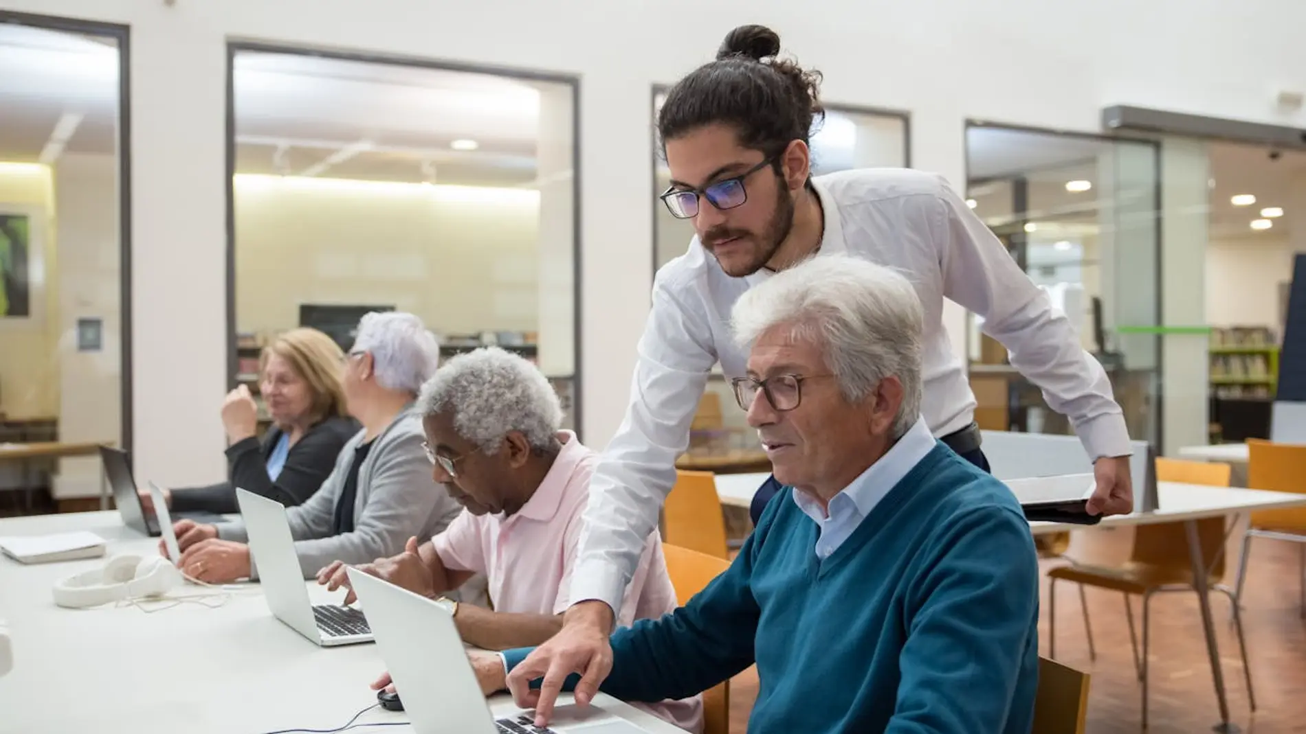 Voluntariado corporativo: la herramienta de Banco Santander para mejorar la educación financiera