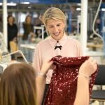 La vicepresidenta segunda y ministra de Trabajo y Economía Social, Yolanda Díaz, visita las instalaciones de Inditex en Arteixo, A Coruña, (España). La vicepresidenta segunda se reúne hoy en Arteixo con la dirección de Inditex y también con el comité de empresa, para abordar la agenda laboral del Ministerio, en concreto, para tratar la aplicación de la reducción de la jornada laboral. 