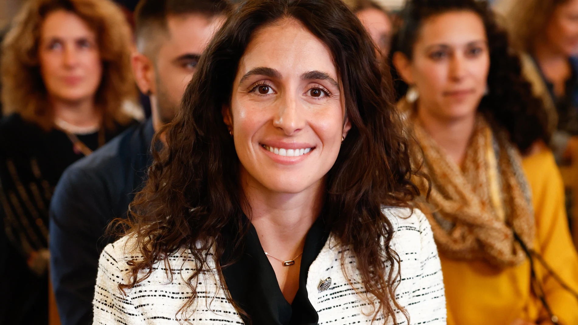 Xisca Perelló con look parisino.