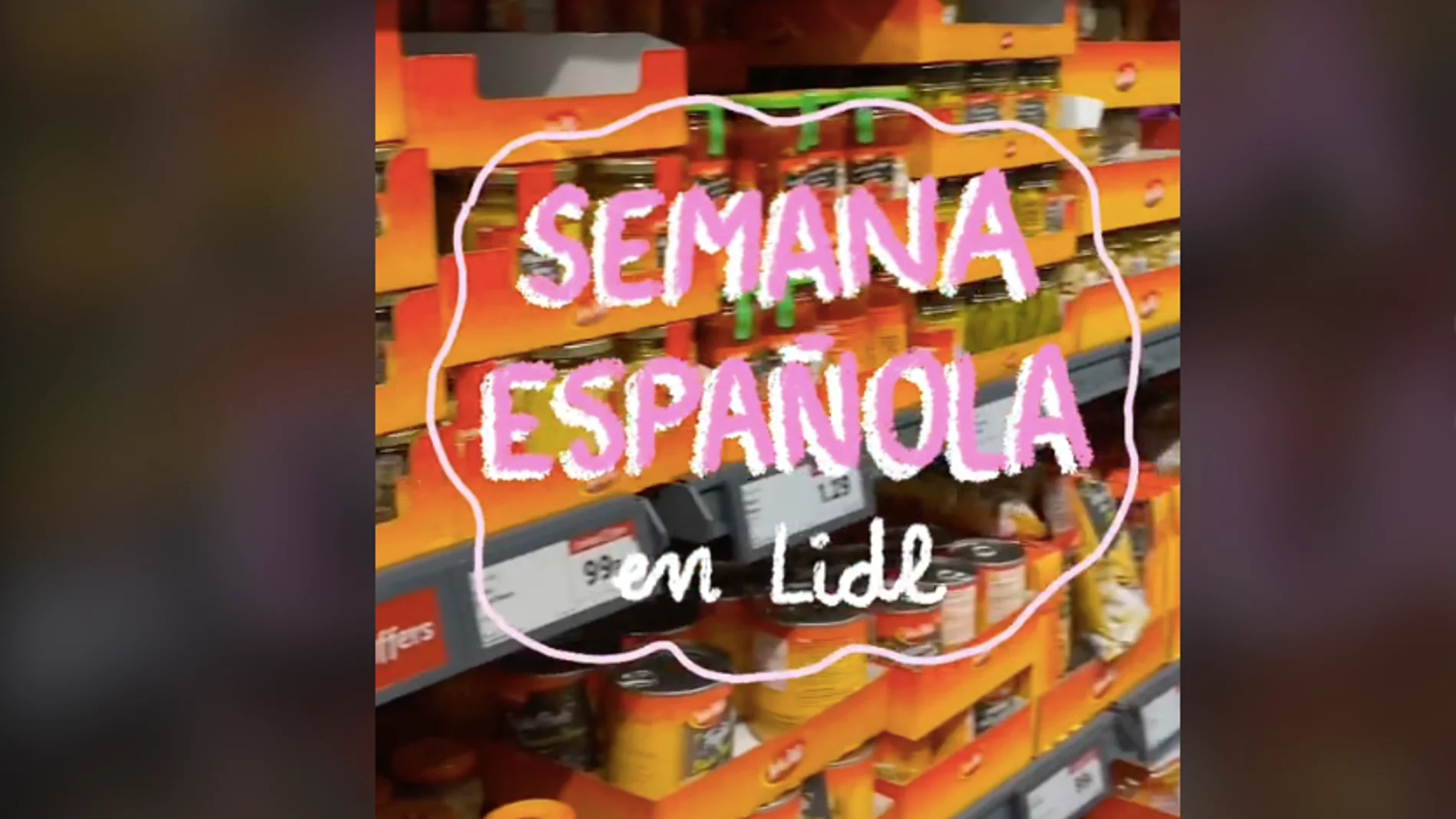 Española muestra los productos españoles en un Lidl en Reino Unido