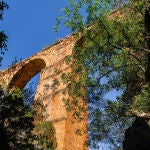 Imagen del espectacular acueducto romano de Peña Cortada