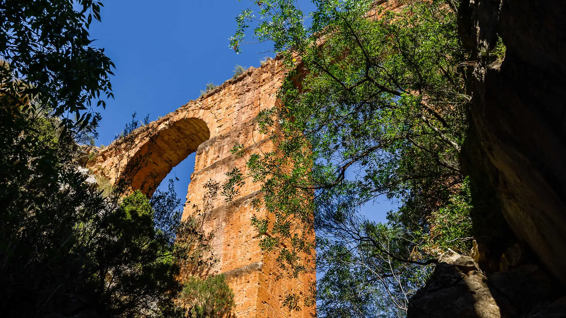 Imagen del espectacular acueducto romano de Peña Cortada