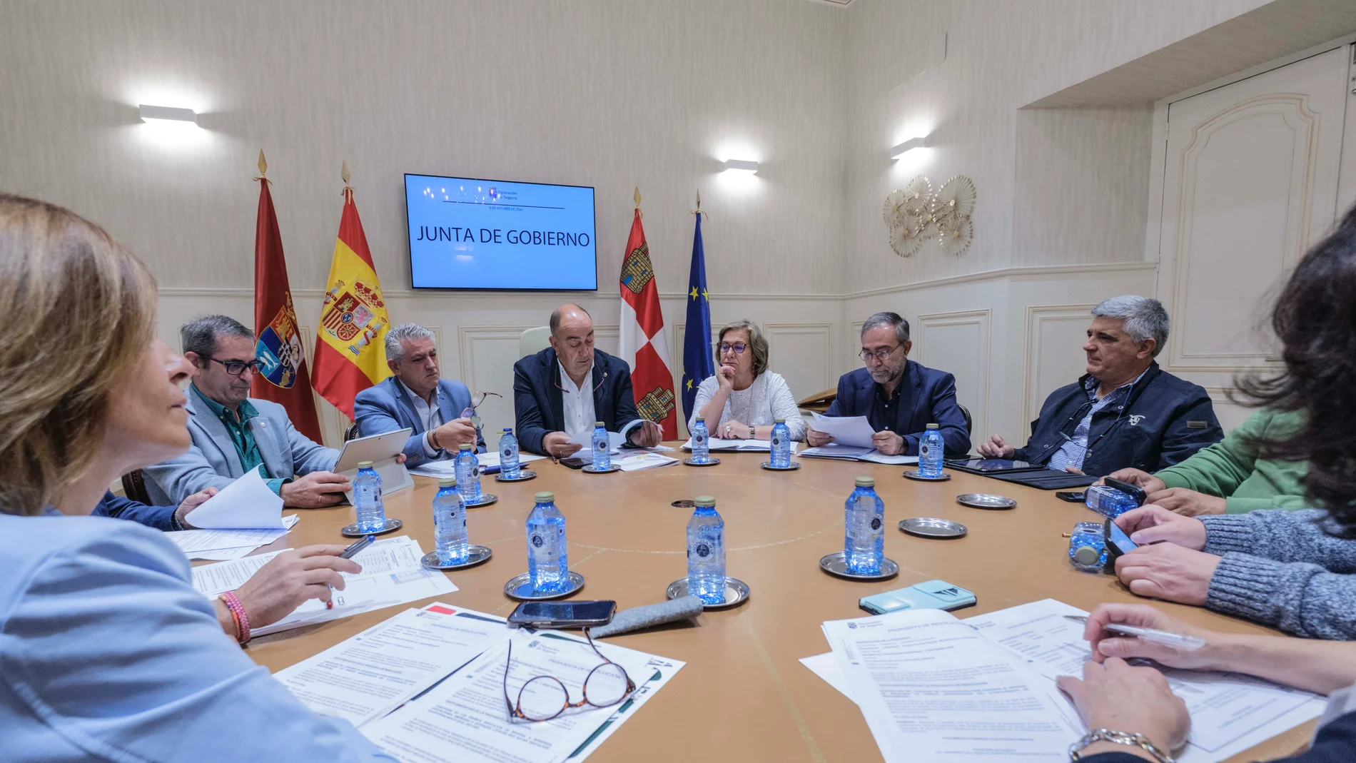 De Vicente preside la Junta de Gobierno donde se han resuelto los nombres de los premiados