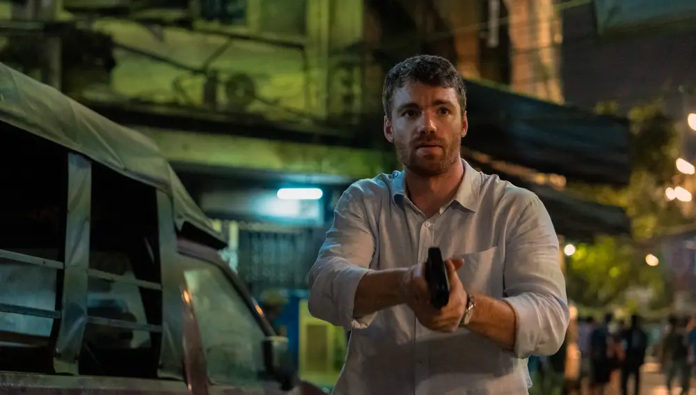 Gabriel Basso en "El agente nocturno"