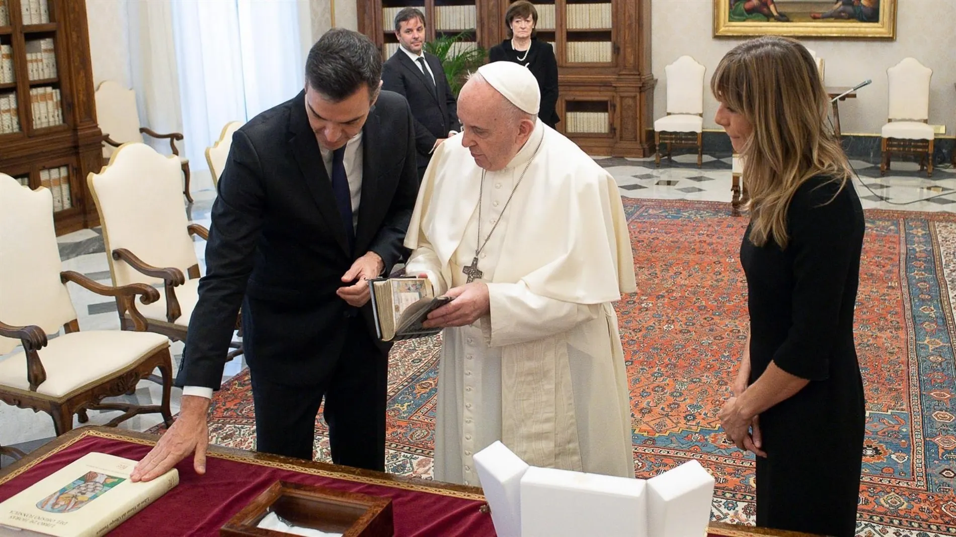 Pedro Sánchez viajará el viernes al Vaticano para reunirse con el Papa y "aunar esfuerzos" por la paz en Oriente Próximo