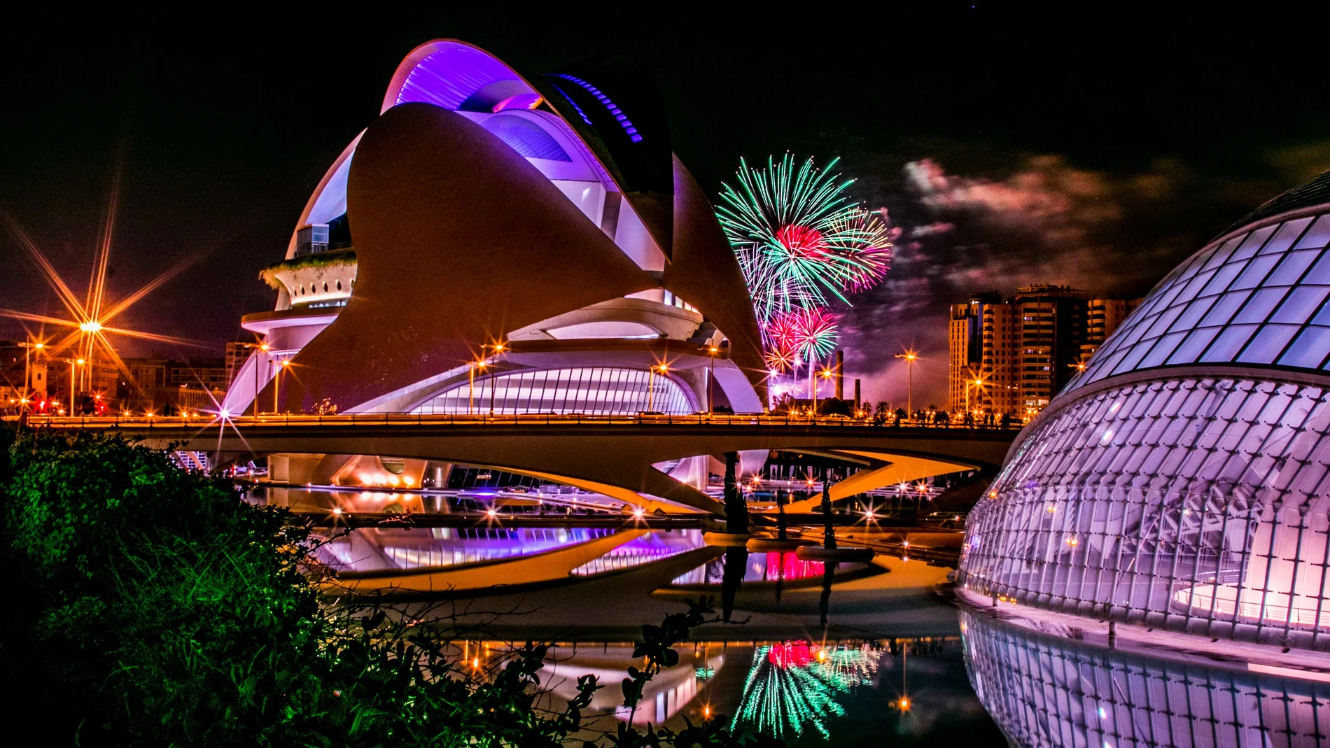 Castillo de fuegos artificiales en Valencia hoy martes por el 9 de octubre: horario y ubicación.