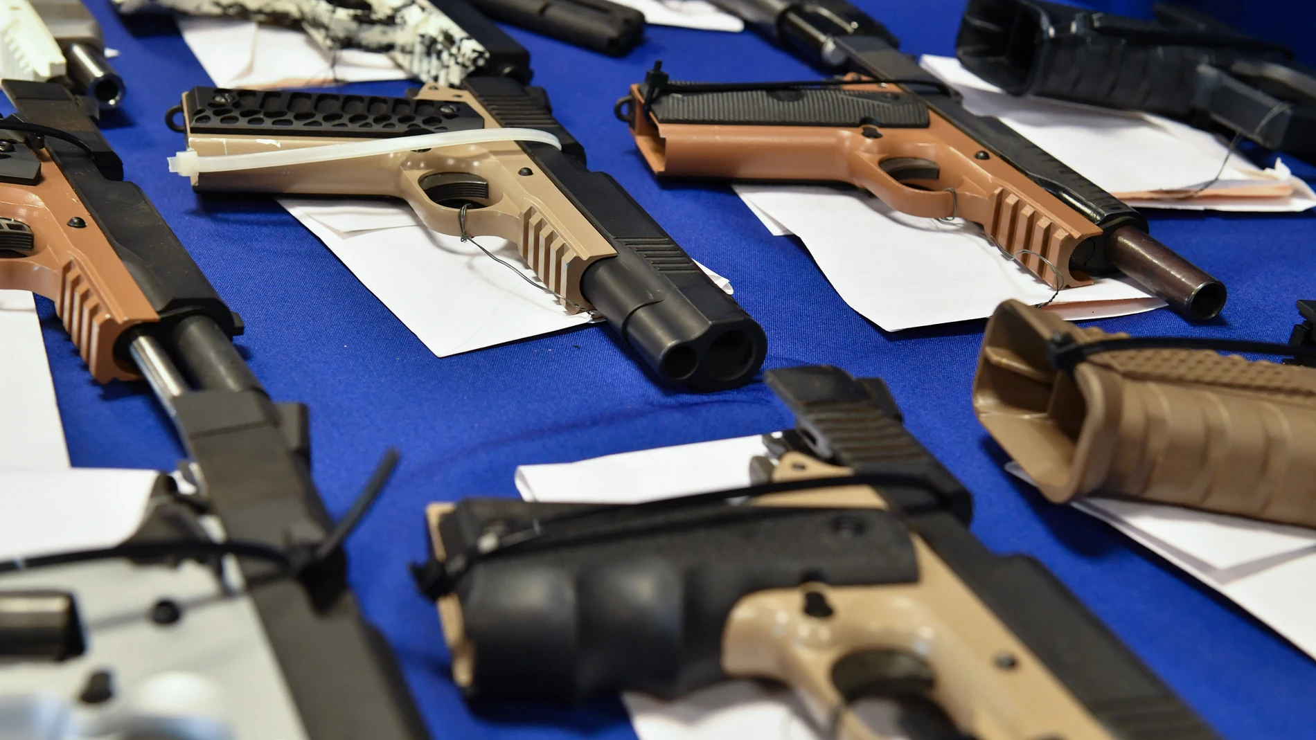 "Armas fantasma" incautadas por la policía en Estados Unidos